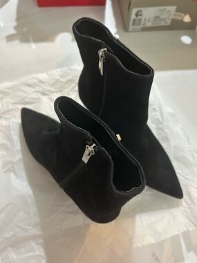 Franco Sarto Black Pointed Toe Ankle Booties with Side Zipper